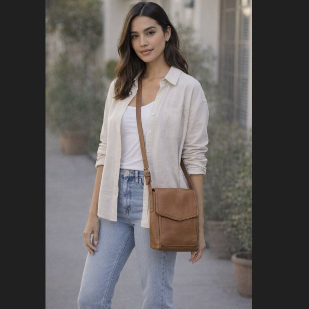 Fossil Classic Brown Leather Crossbody Bag